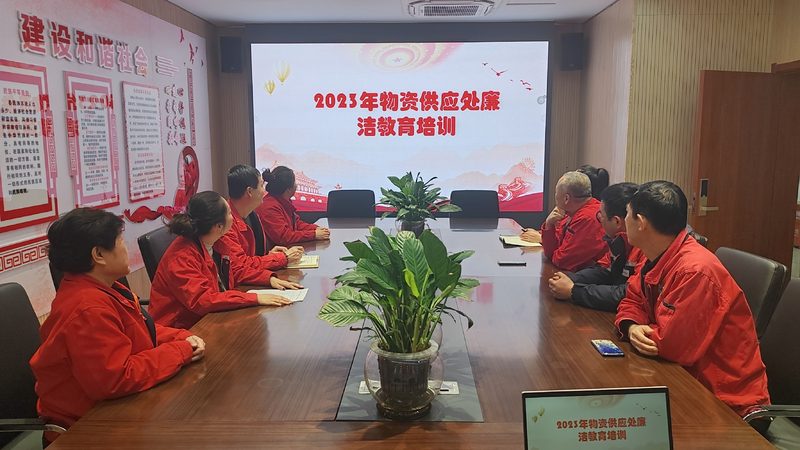 行业背景：成人职业教育平台崛起，市场需求日益增长